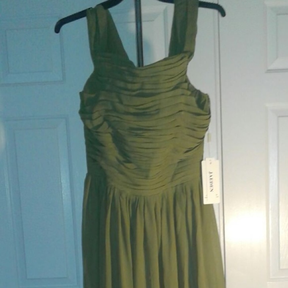 JAEDEN Long Sleeveless Olive Green Formal Prom - Picture 1 of 7